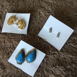 Stud earrings. 3 pair